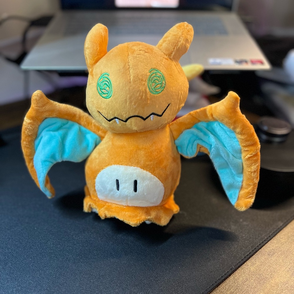 MIMIKYU CHARIZARD PLUSHIE